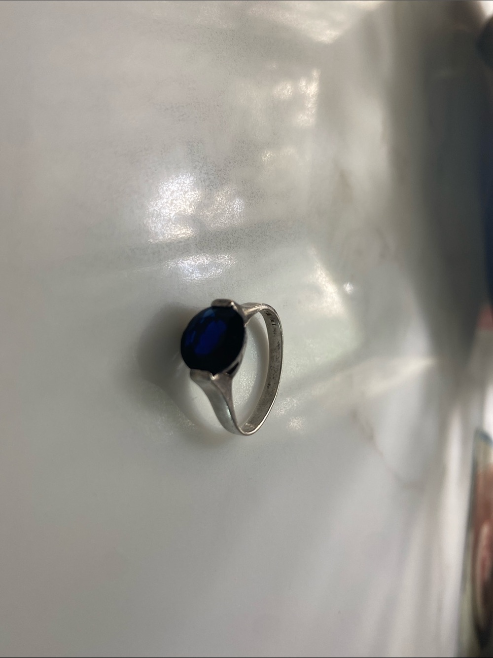 Vintage Sterling Silver Ring with Deep Blue Stone - Women's Jewelry - Picture 3 of 10